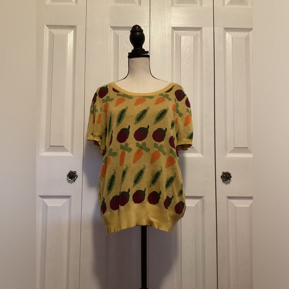 ModCloth Veggie Short Sleeved Sweater Top Size XL